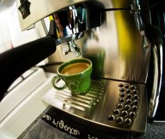 Co w wyposażeniu kuchni? – ekspres do kawy