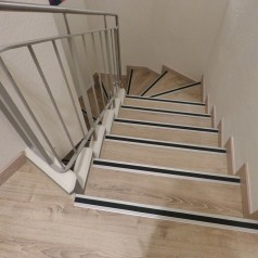 Najpopularniejsze rodzaje nakładek na schody