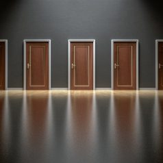 Drzwi wejściowe do mieszkania – jakie wybrać?